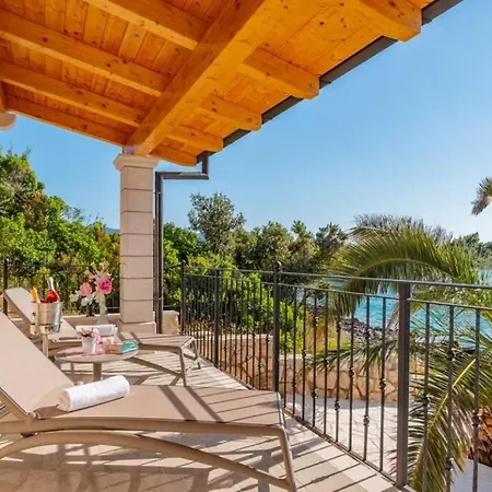 Sunset Paradise, Getaway In Private Oasis Lovište