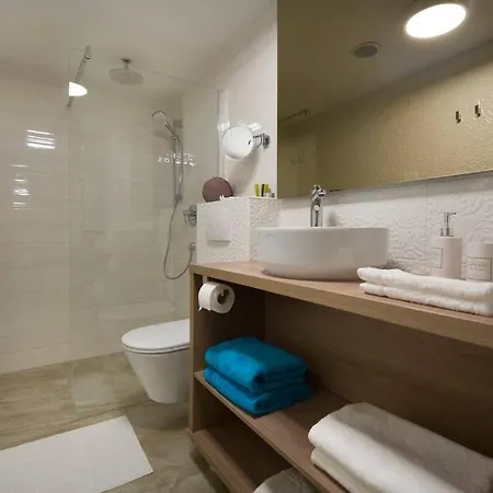 Sunset Paradise, Getaway In Private Oasis Villa *