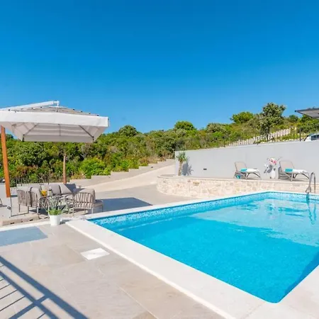 Sunset Paradise, Getaway In Private Oasis Villa Lovište