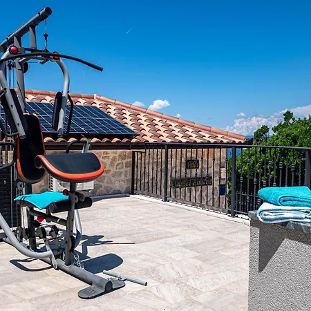 Sunset Paradise, Getaway In Private Oasis Vila